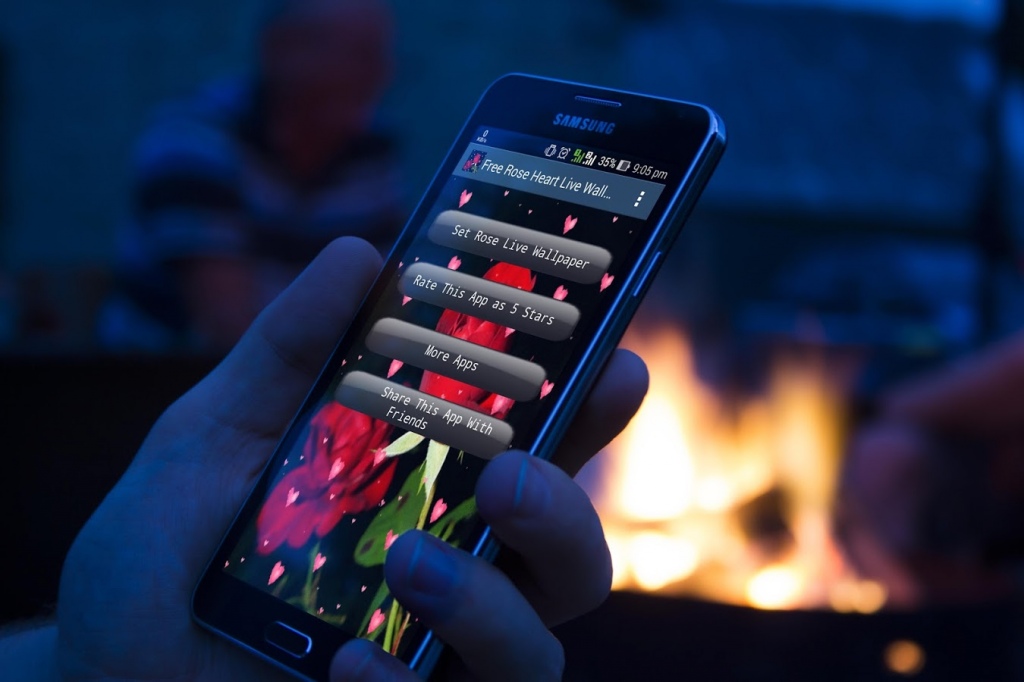 Free Rose Heart Live Wallpaper 1.2 Screenshot